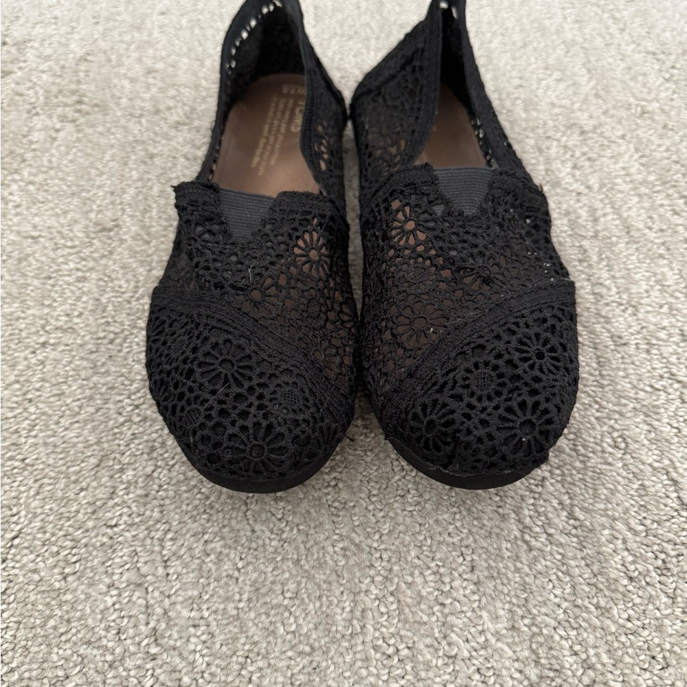 Toms Black Lace Flats